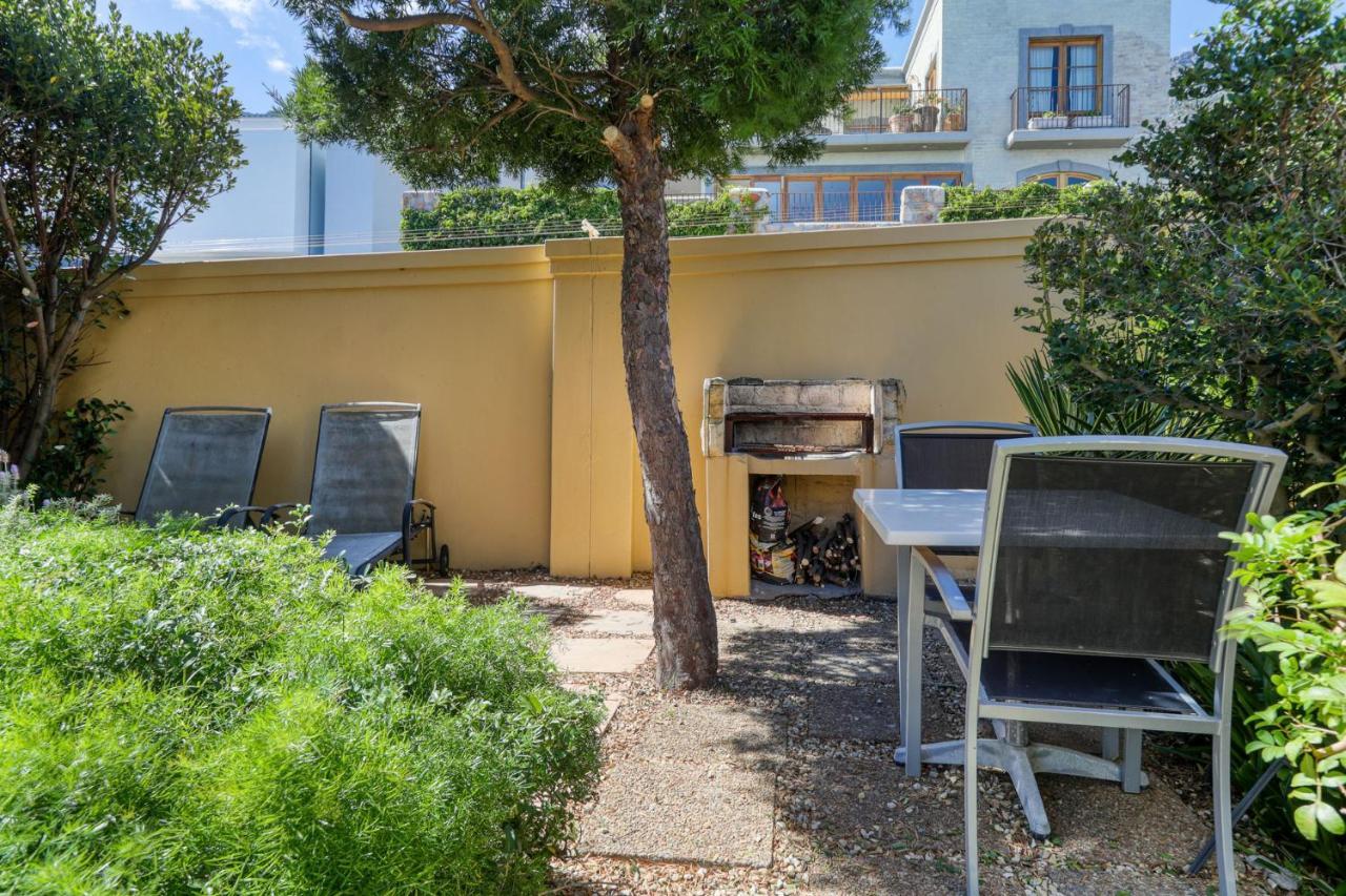 Backup-Powered Camps Bay Garden Apartment Cape Town Exterior photo